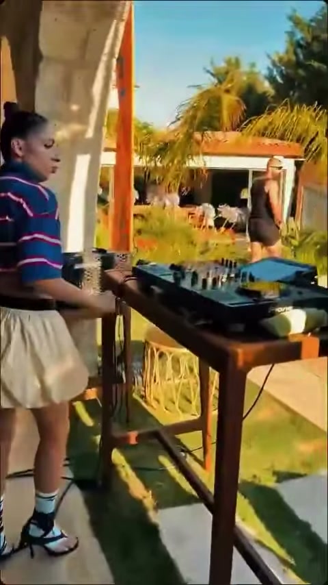 UP Community sosyal etkinliğinde müzik ve buluşma